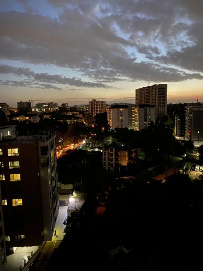 Lovely 2Bedroom Condo, Free Parking On Premises.. Nairobi Dış mekan fotoğraf